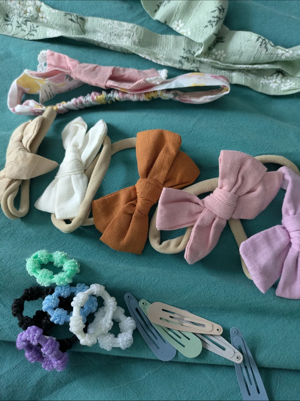 Girls Hair Accessories - Headbands, Clips, Ties, And Scarves